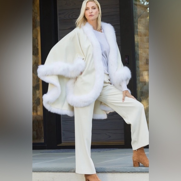 Sofia Cashmere Cashmere Cape Faux Fur trimm Classic Length heathered grey NWOT - Picture 1 of 6
